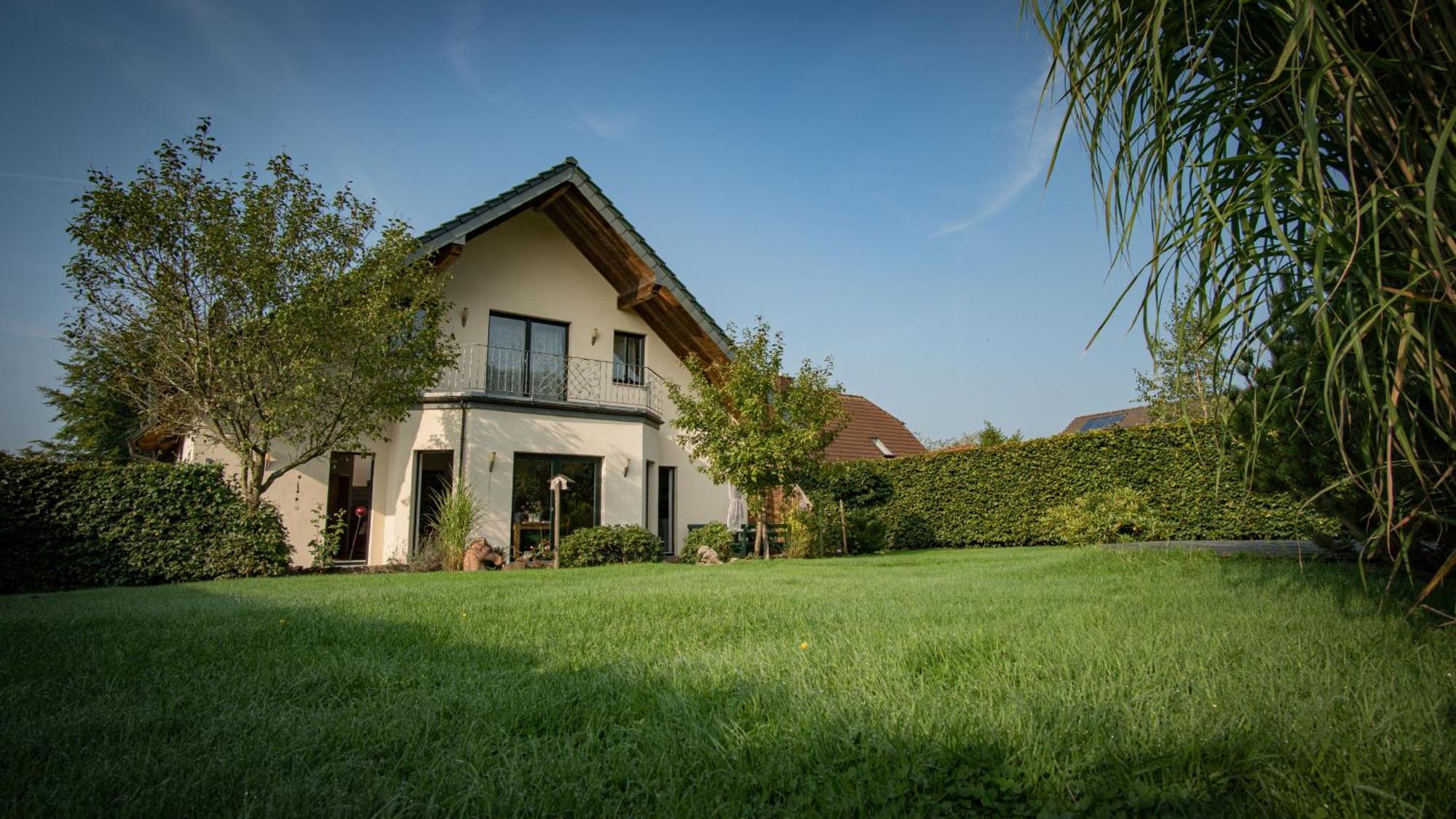 Ferienhaus Mountfrosch Mit Sauna Und Naturpool Μονσάου Εξωτερικό φωτογραφία
